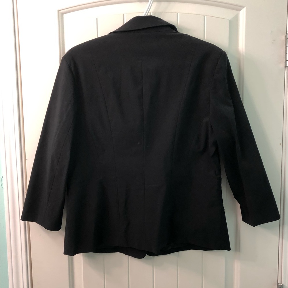 Le chateau black tapered blazer